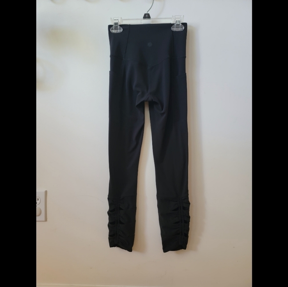 Athleta Salutation Cinch Leggings!! - Picture 3 of 8